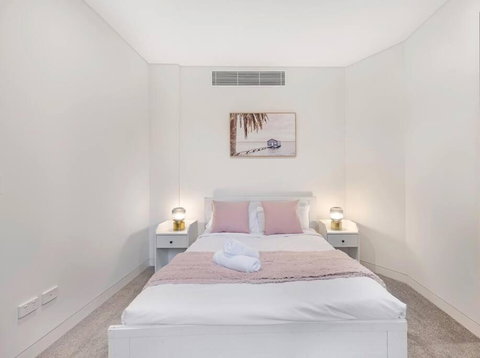 Modern 2B2B APT At Homebush - Accommodation Gladstone 1