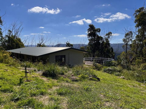 Mountain Tranquility - Accommodation Gladstone 0