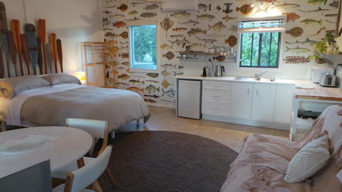 MrandMrs Fish Cabins - Accommodation Gladstone 0