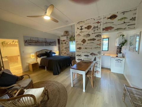 MrandMrs Fish Cabins - Accommodation Gladstone 3
