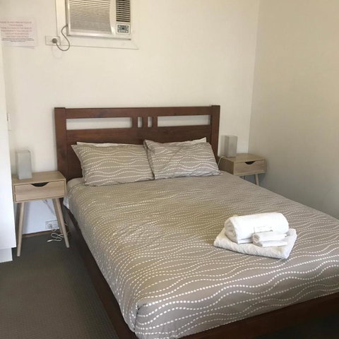 Mt. Remarkable Hotel Motel - Accommodation Gladstone 0