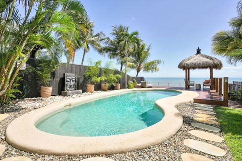 Mylara Beachfront Holiday Home - Accommodation Gladstone 1