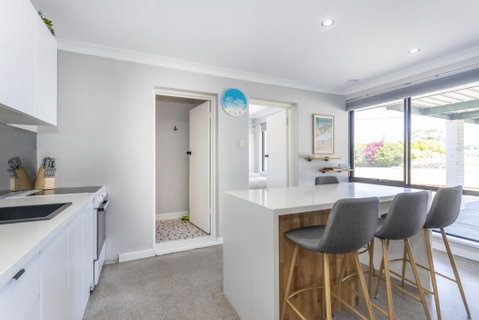 Nautical Nook - EXECUTIVE ESCAPES - Accommodation Gladstone 0