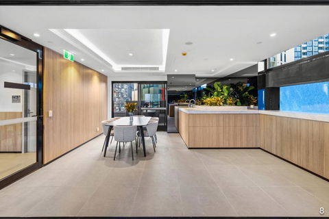 NEW Chic Stature Southbank 2 Bd - Accommodation Gladstone 2