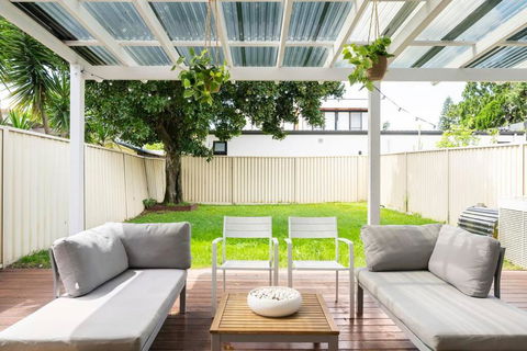 NEW Furnish, 3 Min SYD Airport, 1 Min Walk Beach - Accommodation Gladstone 0