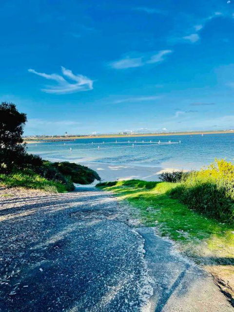 NEW Furnish, 3 Min SYD Airport, 1 Min Walk Beach - Accommodation Gladstone 2