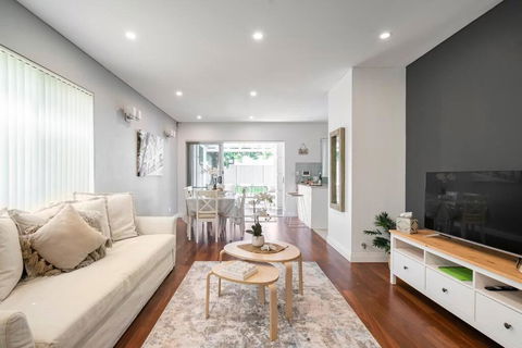 NEW Furnish, 3 Min SYD Airport, 1 Min Walk Beach - Accommodation Gladstone 3