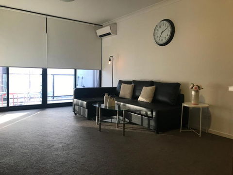 New Luxurious Skyview 2Bedroom Apartment Liverpool - Accommodation Gladstone 3