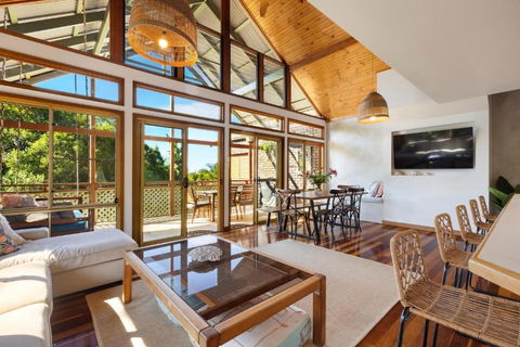 NEW Luxury Angourie Villa! Dream Location, WiFi ++ - Accommodation Gladstone 0