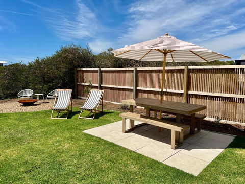 NEW Magpie Sands - 3 Bedroom Home - Downstairs Only, 1 Min Walk To Aldinga Beach - Accommodation Gladstone 3
