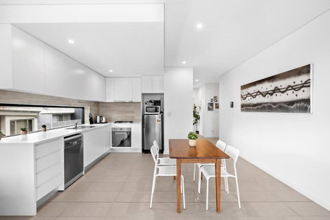 New Modern 2BR 2baths Apt In Homebush Sleeps 6 - Accommodation Gladstone 3