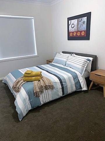 New Modern And Spacious In A Quiet Location Only 12 Min From The City - Accommodation Gladstone 3