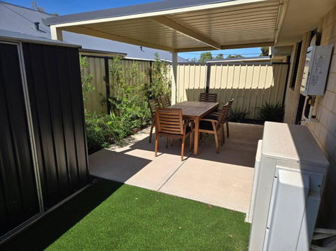 New Unit On Oswald - Accommodation Gladstone 1