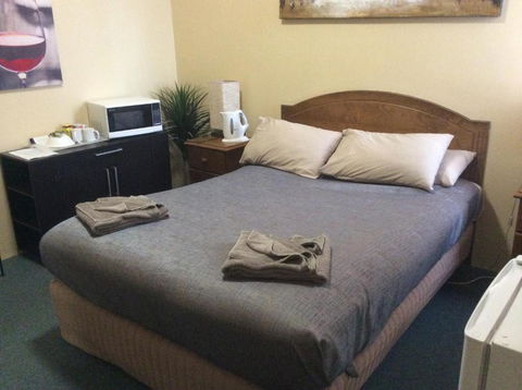 New Whyalla Hotel - Accommodation Gladstone 1