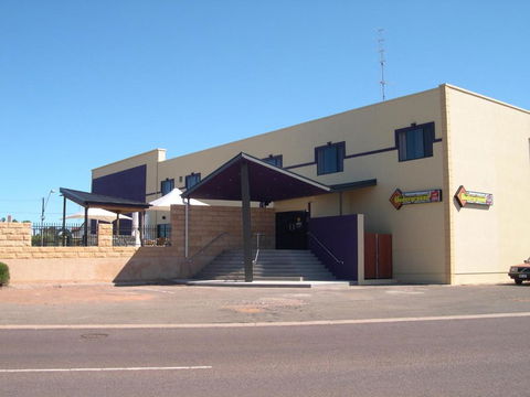 New Whyalla Hotel - Accommodation Gladstone 0