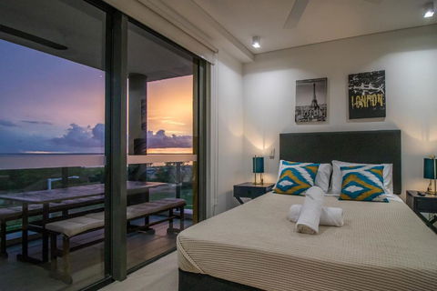 NEW - ZEN AT THE WATERFRONT - Luxury Waterfront Holiday Home For Families & Friends - Accommodation Gladstone 0