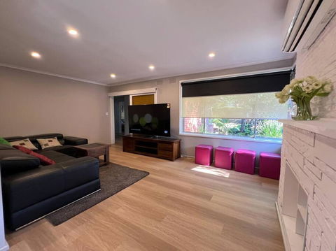 Newly Refurbished House- SuperFast Internet - Accommodation Gladstone 1