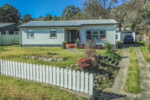 Mount Beauty 3BR Home - Accommodation Gladstone 0