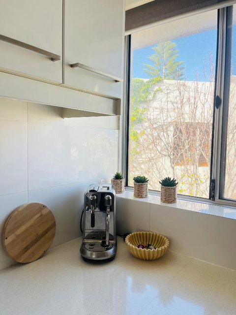 Ocean Eye - Accommodation Gladstone 1