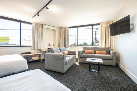 Nightcap At Chardons Corner Hotel - Accommodation Gladstone 1