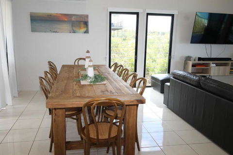 Nirvana - Accommodation Gladstone 2