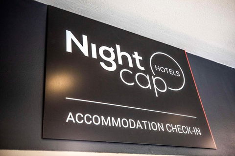 Nightcap At High Flyer Hotel - Accommodation Gladstone 3
