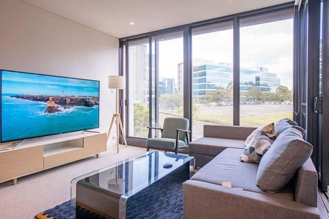 Next To Station Family & Friend Free Parking - Accommodation Gladstone 0