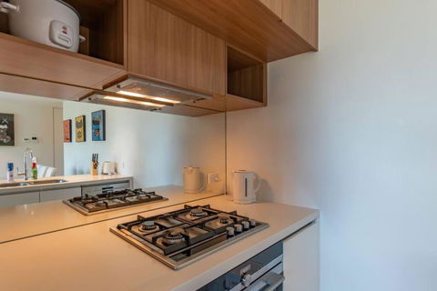 Next To Station Family & Friend Free Parking - Accommodation Gladstone 3