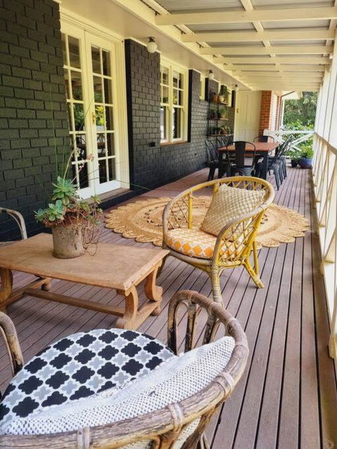 Noonan House, 5 Bedrooms. Hop & Skip To Town - Accommodation Gladstone 0