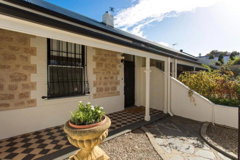 North Adelaide Row Cottage Monte - Accommodation Gladstone 0