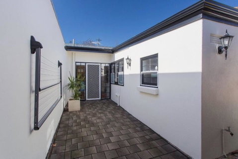 North Adelaide Row Cottage Monte - Accommodation Gladstone 1