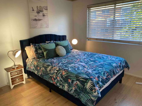 North Beach Getaway - Accommodation Gladstone 2