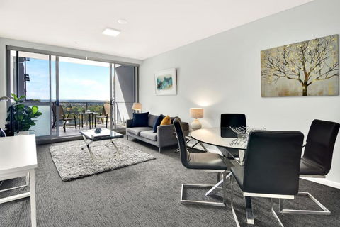 North Sydney Large Two Bedroom MIL2302 - Accommodation Gladstone 0