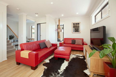 Northside Townhouse Geelong - Accommodation Gladstone 1