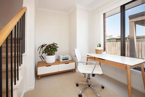 Northside Townhouse Geelong - Accommodation Gladstone 3