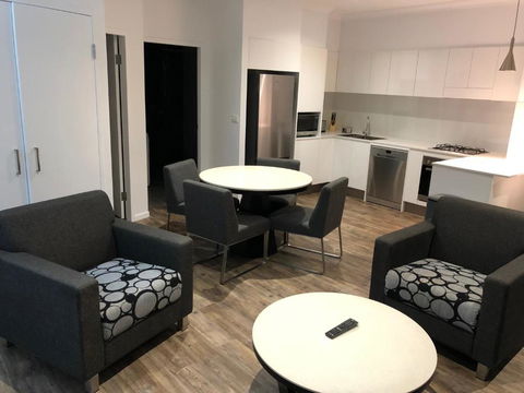 Nouveau On Young - Accommodation Gladstone 2