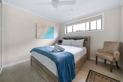 Oak Retreat Bliss By The Beach - Accommodation Gladstone 3