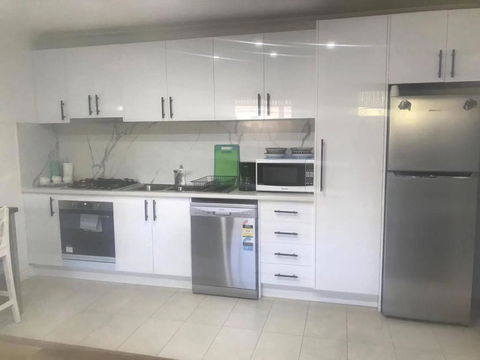 Oakleigh Private Unit - Accommodation Gladstone 0