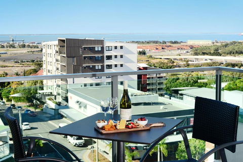 Oaks Gladstone Grand Hotel - Accommodation Gladstone 0