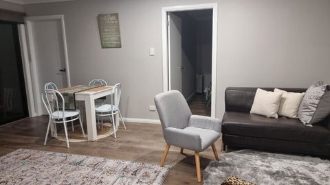 Oasis In The Heart Of Dural - Accommodation Gladstone 1
