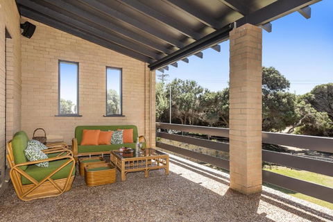 Ocean Close - Spacious Beach House - Accommodation Gladstone 2
