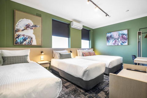 Nightcap At Pritchards Hotel - Accommodation Gladstone 1