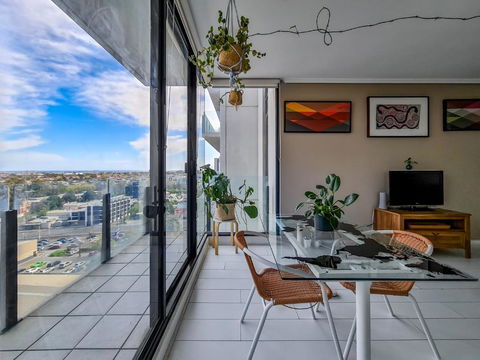 Ocean View Apartment Close To CBD With Indoor Pool. - Accommodation Gladstone 0
