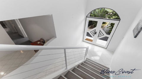 Ocean Views And Vineyards By Wine Coast Holiday Rentals - Accommodation Gladstone 2