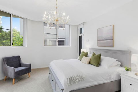 Ocean Vista Escape - A Lofty Beachfront Penthouse - Accommodation Gladstone 3