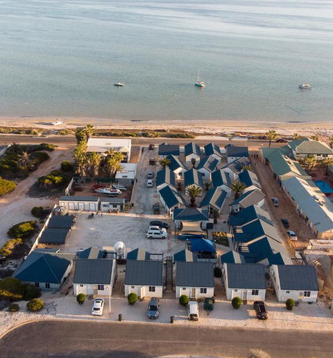 Oceanside Village - Accommodation Gladstone 1