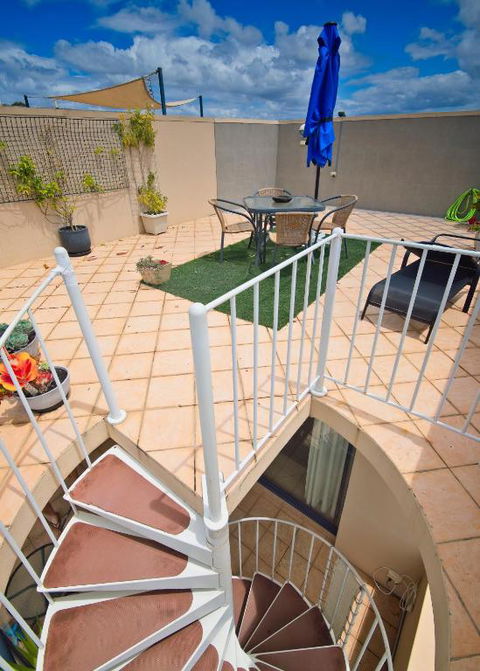 Oceanview4 - Accommodation Gladstone 1