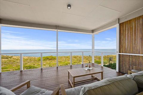 Ochre Sunsets - Moana - C21 SouthCoast Holidays - Accommodation Gladstone 1