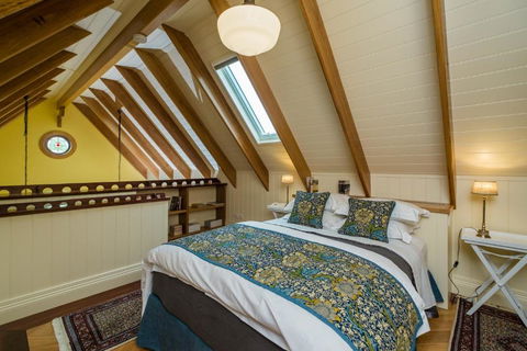 Old Bank Boutique Hotel - Accommodation Gladstone 1
