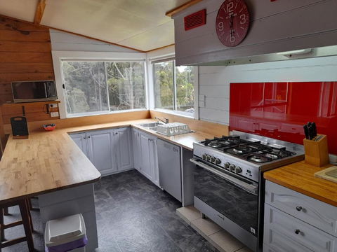Old School Rocky Cape Guesthouse - Accommodation Gladstone 2